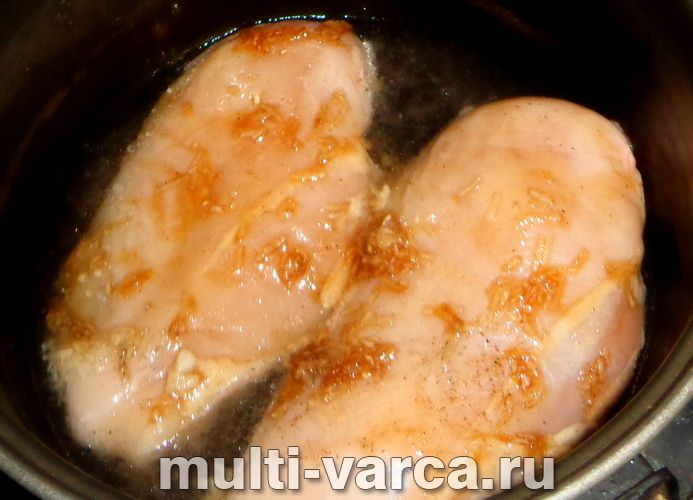 Куряча грудка в соєвому соусі в мультиварці
