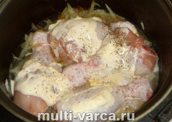 Курячі ніжки з капустою в мультиварці