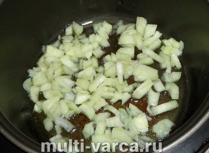 Курка з гарбузом і капустою в мультиварці