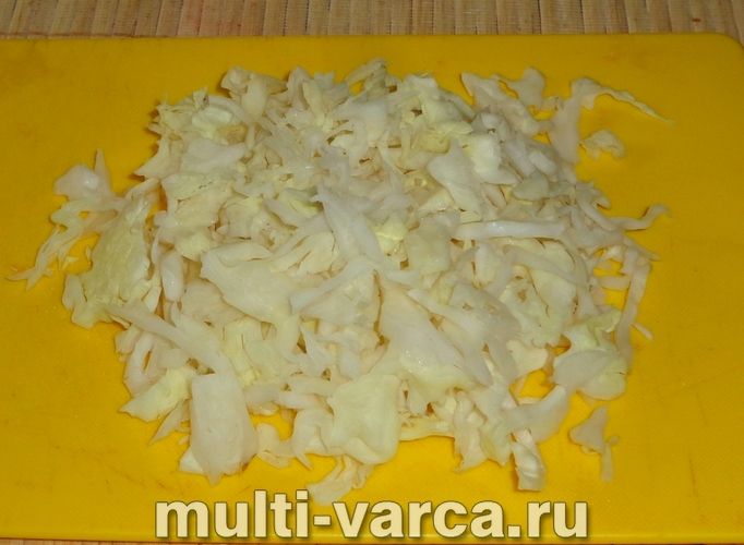Курка з гарбузом і капустою в мультиварці