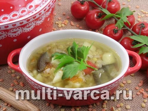 М'ясний суп із сочевицею та баклажанами