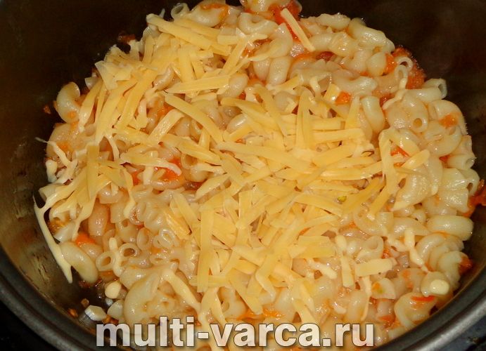 Макарони з помідорами та сиром у мультиварці