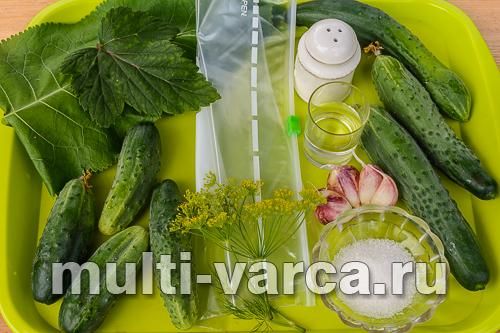 Малосольні огірочки в пакеті