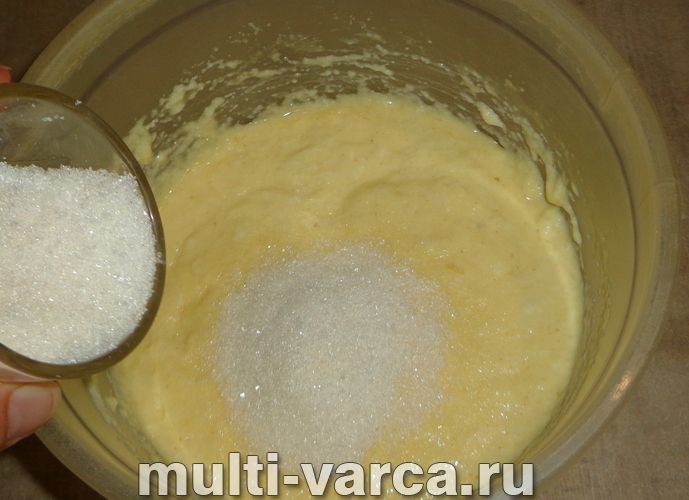 Манник із варенням у мультиварці