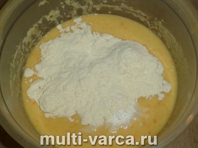 Манник із варенням у мультиварці