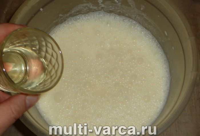 Млинці на кефірі в мультиварці