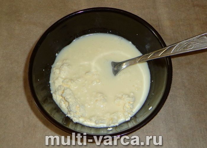 Омлет із сиром у мультиварці