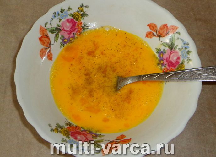 Омлет із сиром у мультиварці