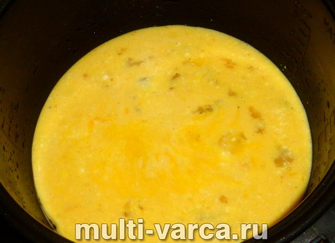 Омлет із сиром у мультиварці