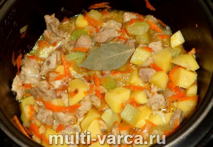 Овочеве рагу з індичкою в мультиварці