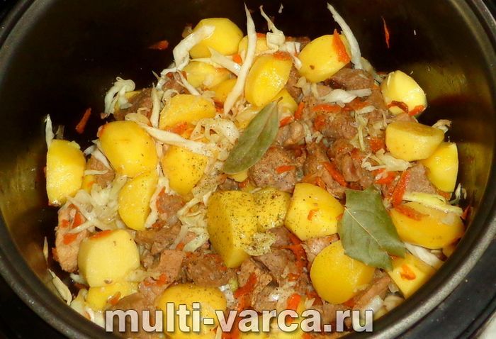 Печеня з капустою в мультиварці