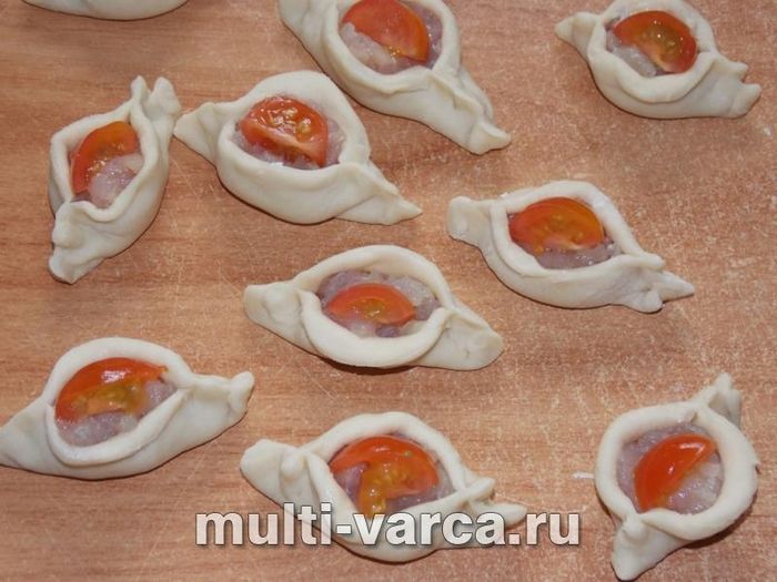 Пельмені човники на пару