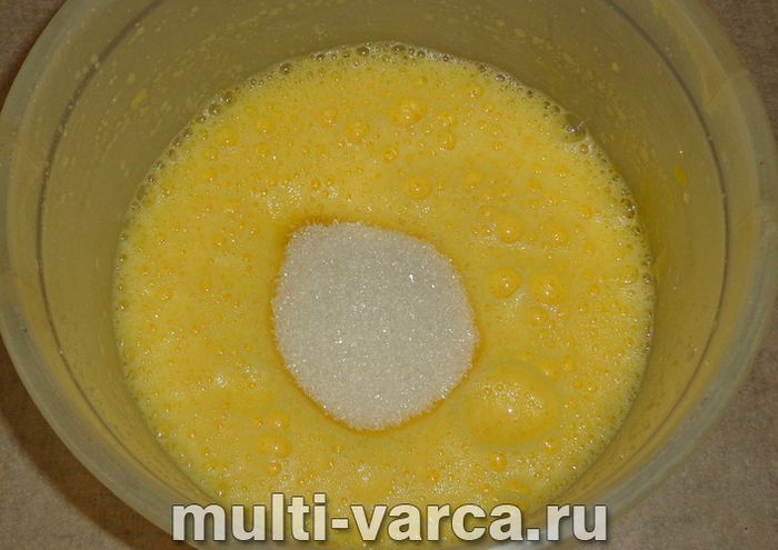 Пиріг із чорницею в мультиварці