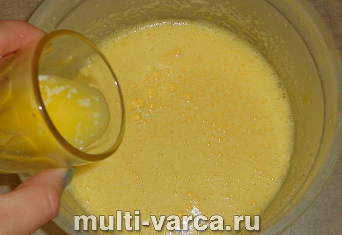 Пиріг із чорницею в мультиварці