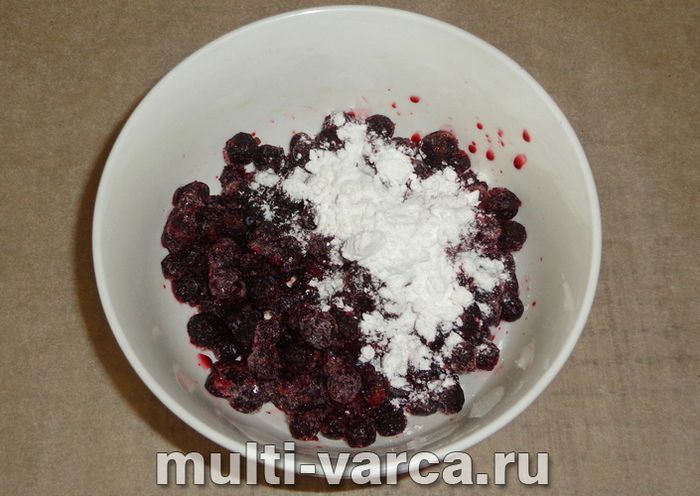 Пиріг із чорницею в мультиварці