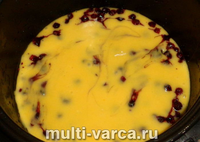 Пиріг із чорницею в мультиварці