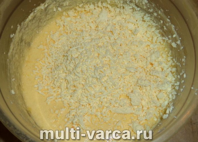 Пиріг із грушею та сиром у мультиварці