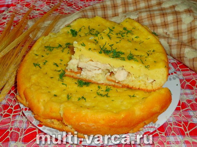 Пиріг із куркою та картоплею в мультиварці