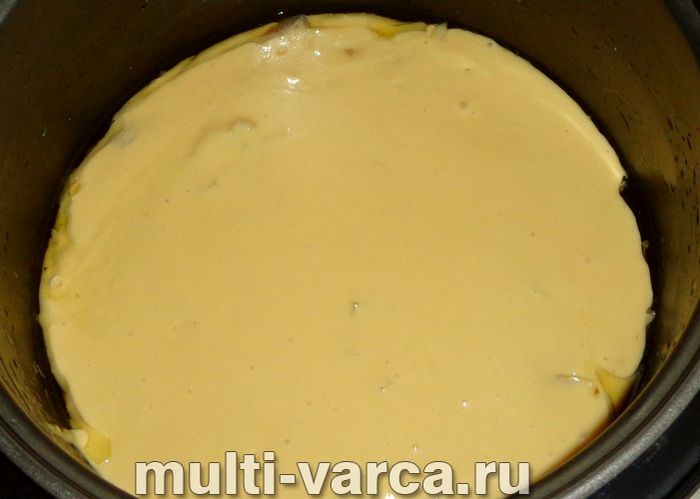 Пиріг із куркою та картоплею в мультиварці