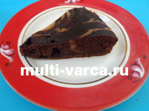 Пісний мармуровий кекс із вишнею в мультиварці