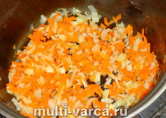 Плов із курячими крильцями в мультиварці