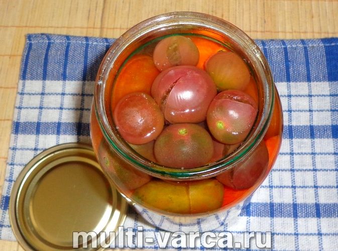 Помідори з морквяним бадиллям на зиму
