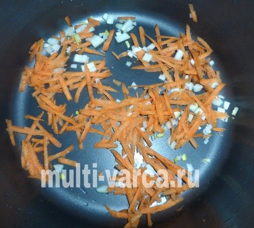 Рибний суп із грибами та вермішеллю в мультиварці