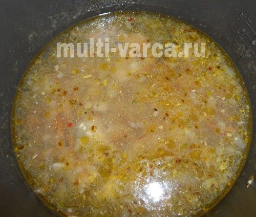 Рибний суп із грибами та вермішеллю в мультиварці