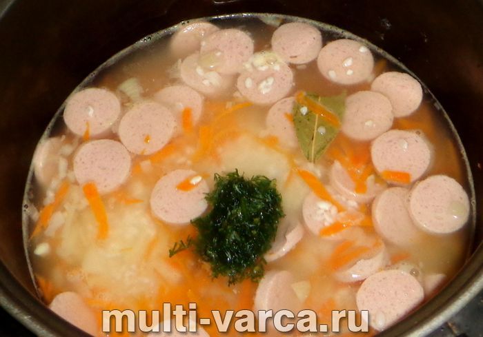 Рис із сосисками в мультиварці
