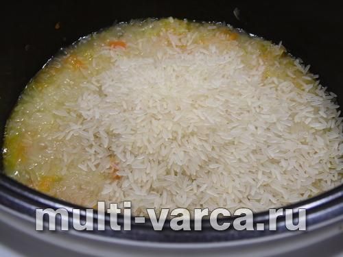 Рис в овочевому соусі з мисливськими ковбасками