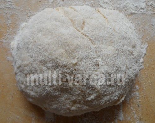 Рогалики з вишнею з пісочного тіста в мультиварці