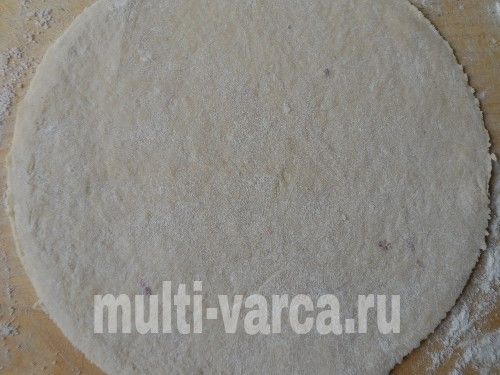 Рогалики з вишнею з пісочного тіста в мультиварці