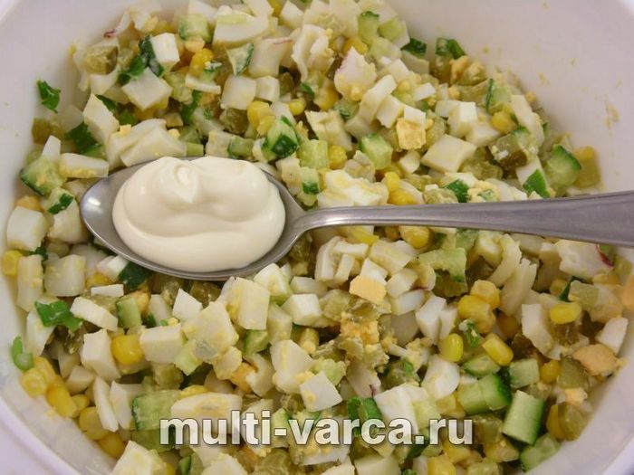 Салат із кальмарами та огірками
