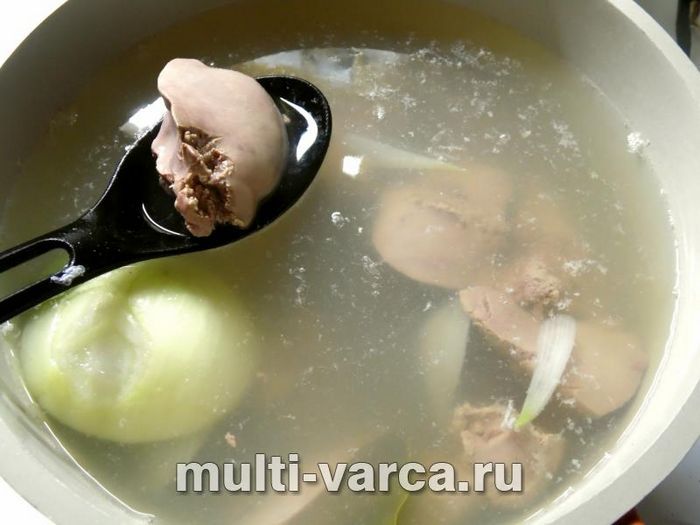 Салат із квасолею та курячою печінкою