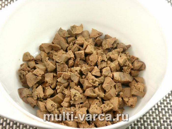 Салат із квасолею та курячою печінкою