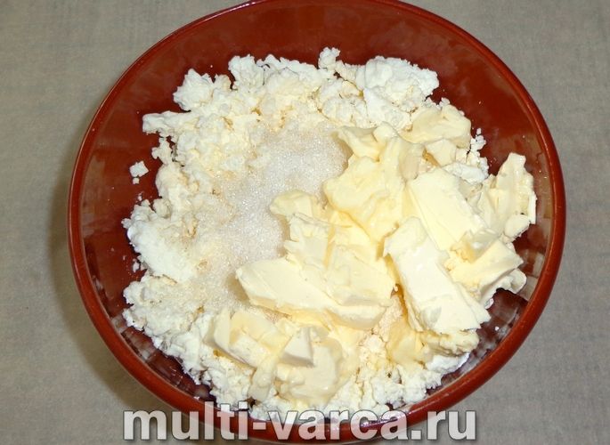 Шарлотка з сиром у мультиварці