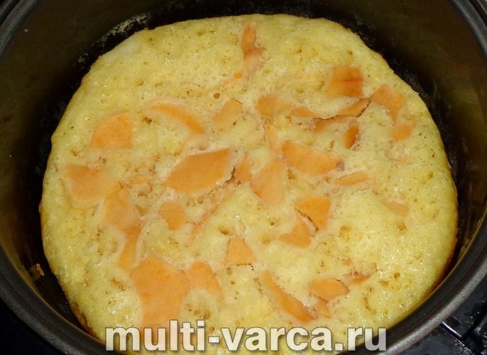 Шарлотка з сиром у мультиварці