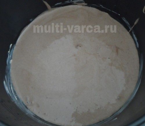 Шоколадна шарлотка з лісовими ягодами
