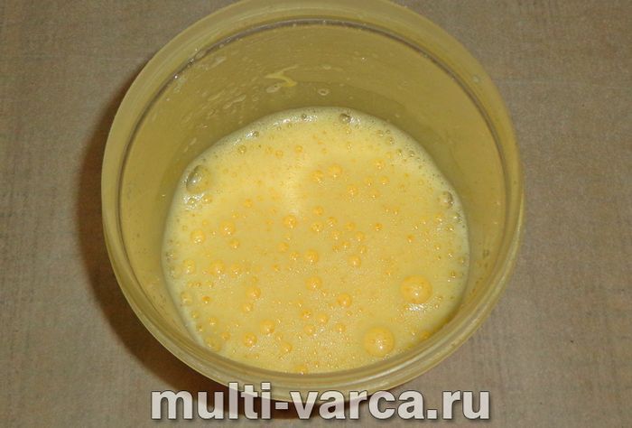 Сирний пиріг на кефірі в мультиварці