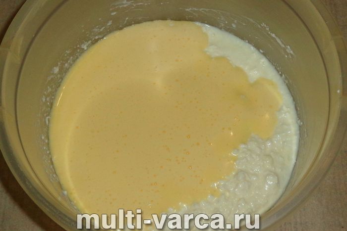 Сирний пиріг на кефірі в мультиварці