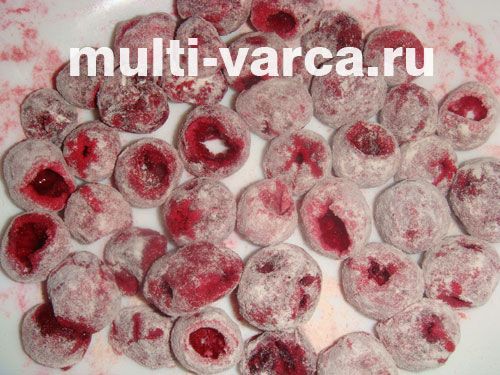 Смачний вишневий манник на кефірі в мультиварці