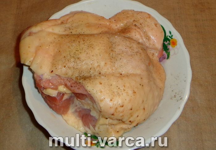 Стегно індички у фользі в мультиварці