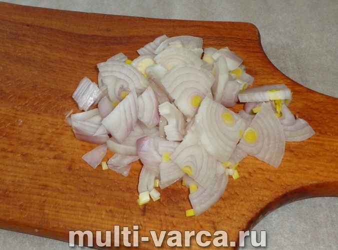 Тушкована капуста з індичкою в мультиварці