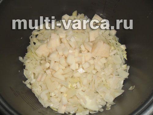 Тушкована капуста з картоплею, м