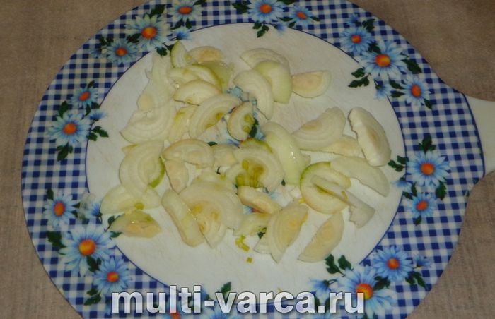 Тушковані кабачки в мультиварці