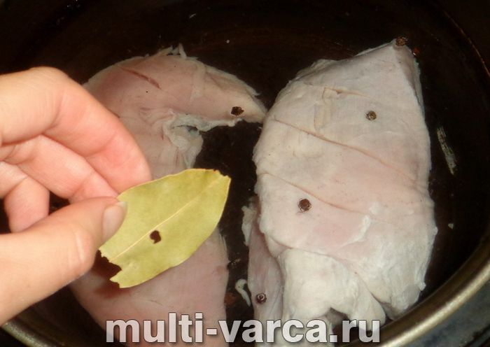 Варена індичка в мультиварці