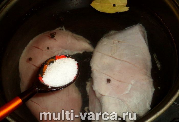 Варена індичка в мультиварці