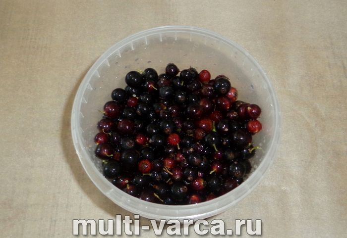 Варення з аґрусу та чорної смородини