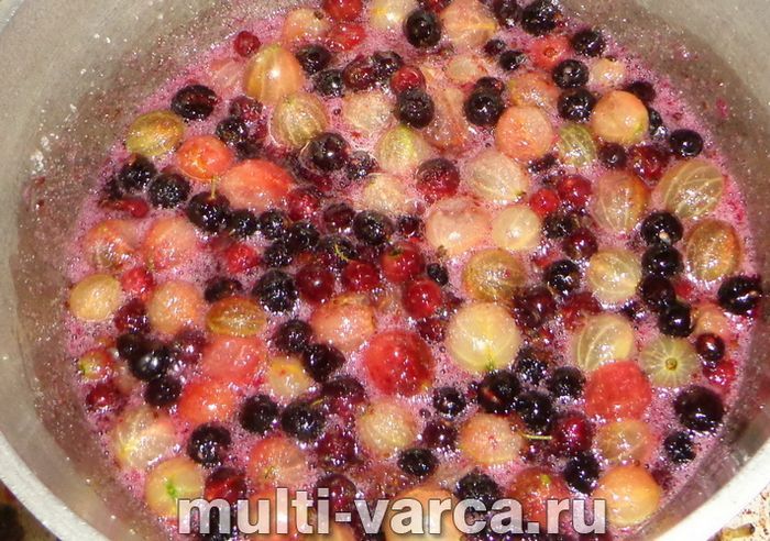 Варення з аґрусу та чорної смородини
