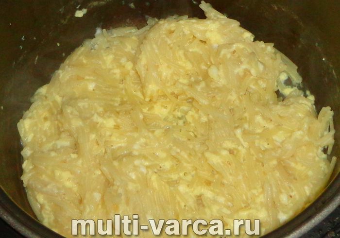 Вермішель із яйцем у мультиварці